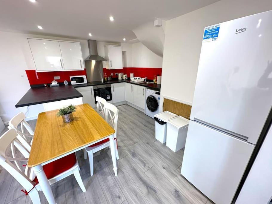 Charming New 2Br Detached House-Central Headington- Wi-Fi, Netflix, Top Location 옥스퍼드 외부 사진